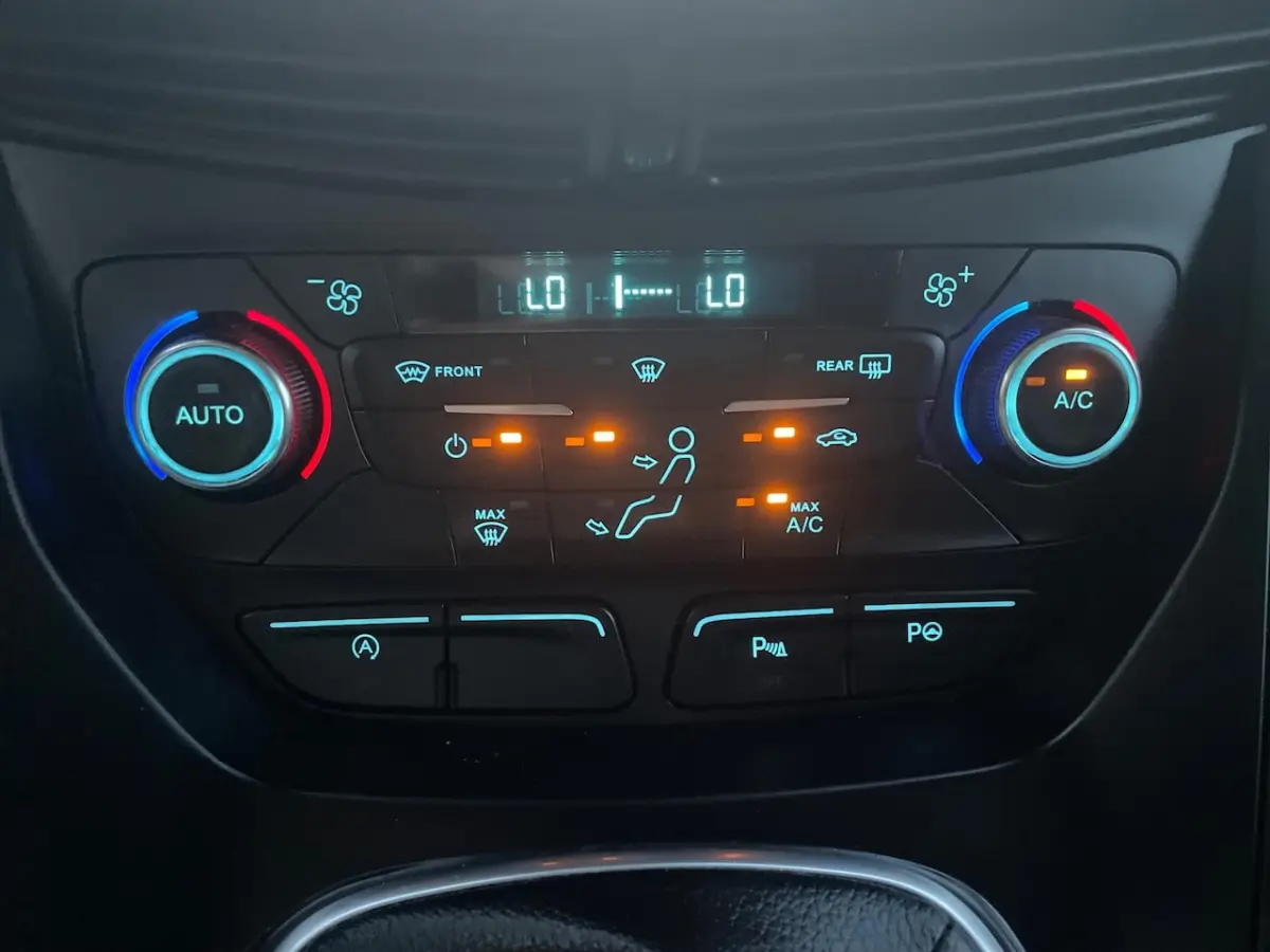 1.5 EcoBoost Titanium / 1e.eigenaar / leder/ airco / cruise.control / lmv / pdc / elek.pak