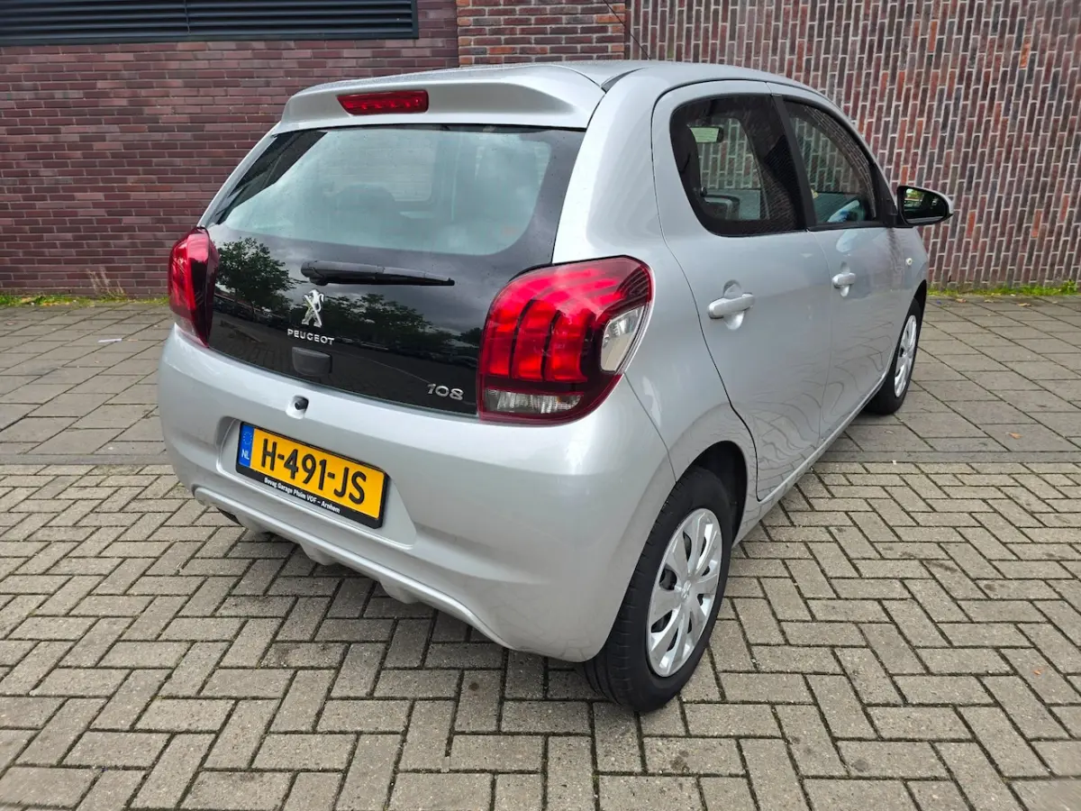108 1.0 e-VTi Active Airco/Bluetooth