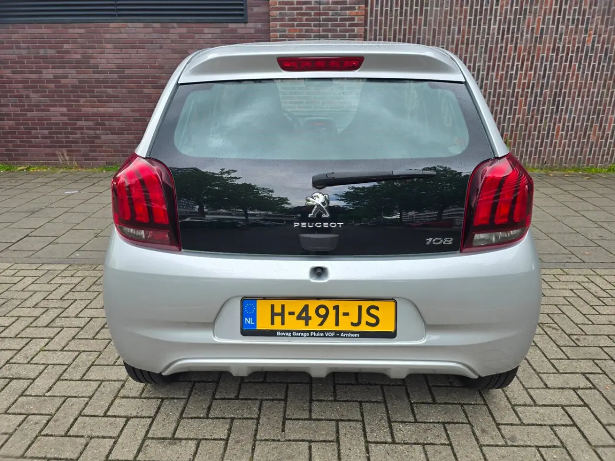 108 1.0 e-VTi Active Airco/Bluetooth