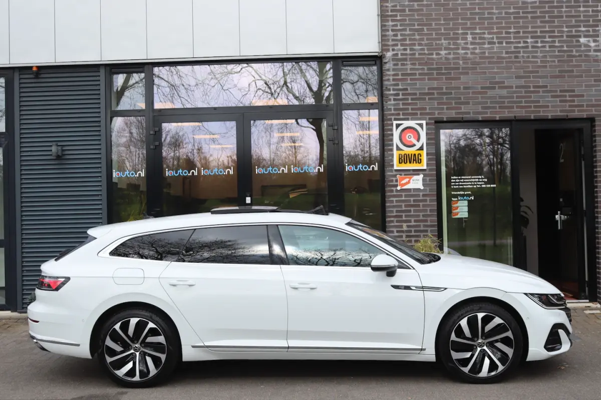 1.4 TSI eHybrid R-Line Pano/IQ.Light/Navi Pro/Keyless/Elek. lederen R Sportstoelen/DCC/ACC