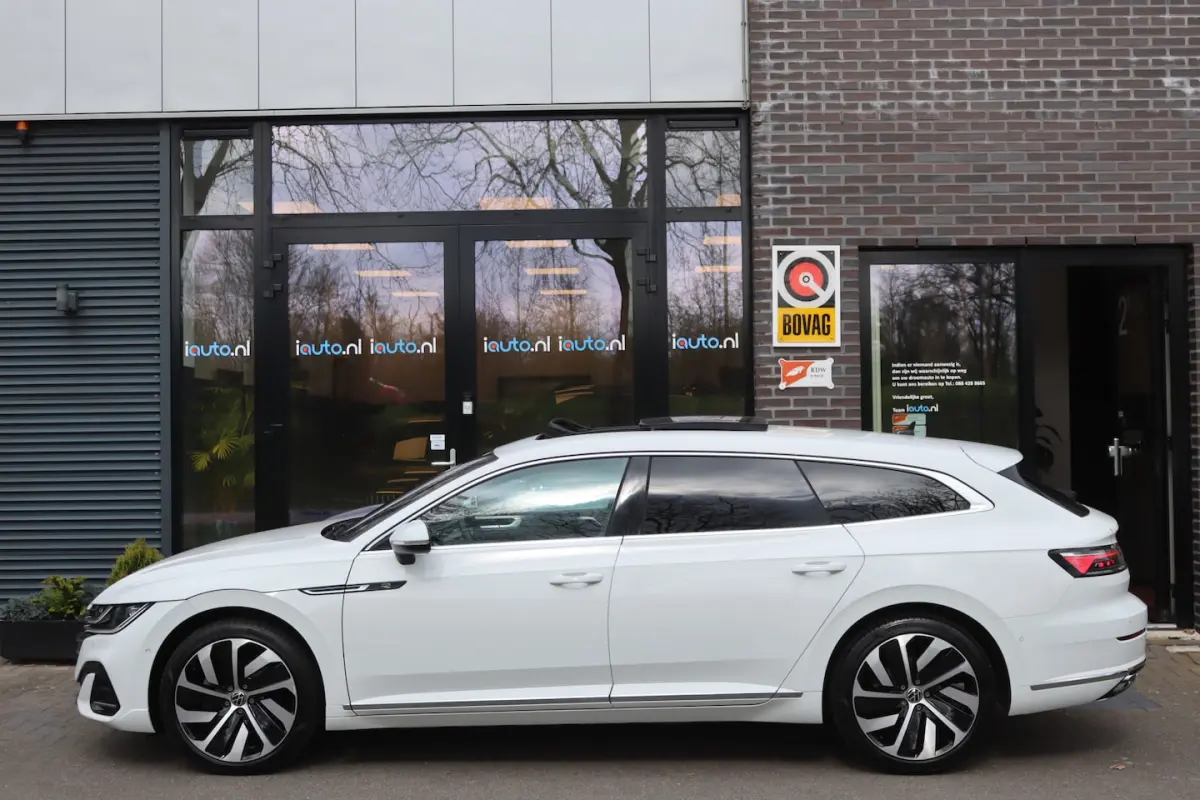 1.4 TSI eHybrid R-Line Pano/IQ.Light/Navi Pro/Keyless/Elek. lederen R Sportstoelen/DCC/ACC
