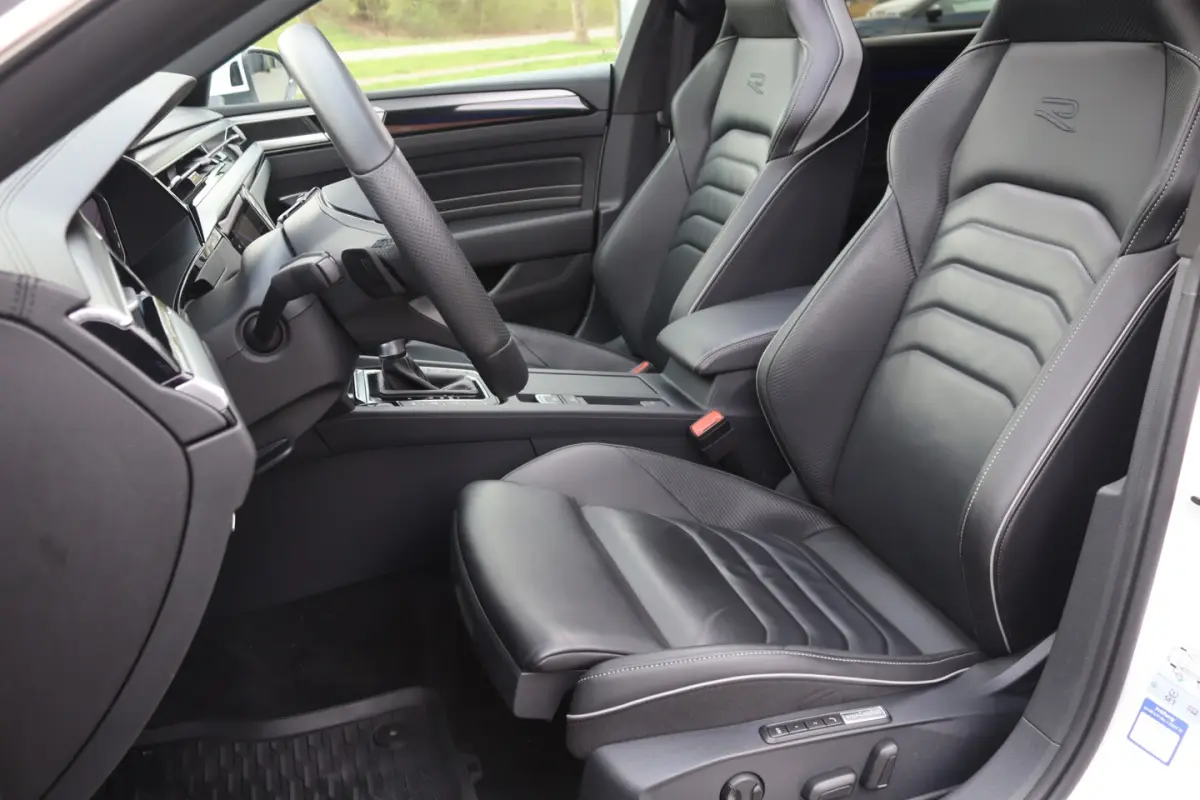 1.4 TSI eHybrid R-Line Pano/IQ.Light/Navi Pro/Keyless/Elek. lederen R Sportstoelen/DCC/ACC