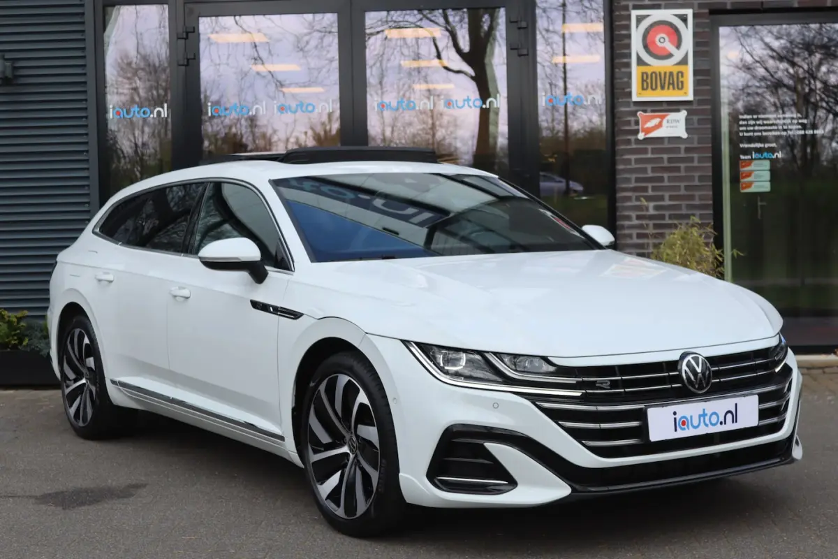 1.4 TSI eHybrid R-Line Pano/IQ.Light/Navi Pro/Keyless/Elek. lederen R Sportstoelen/DCC/ACC