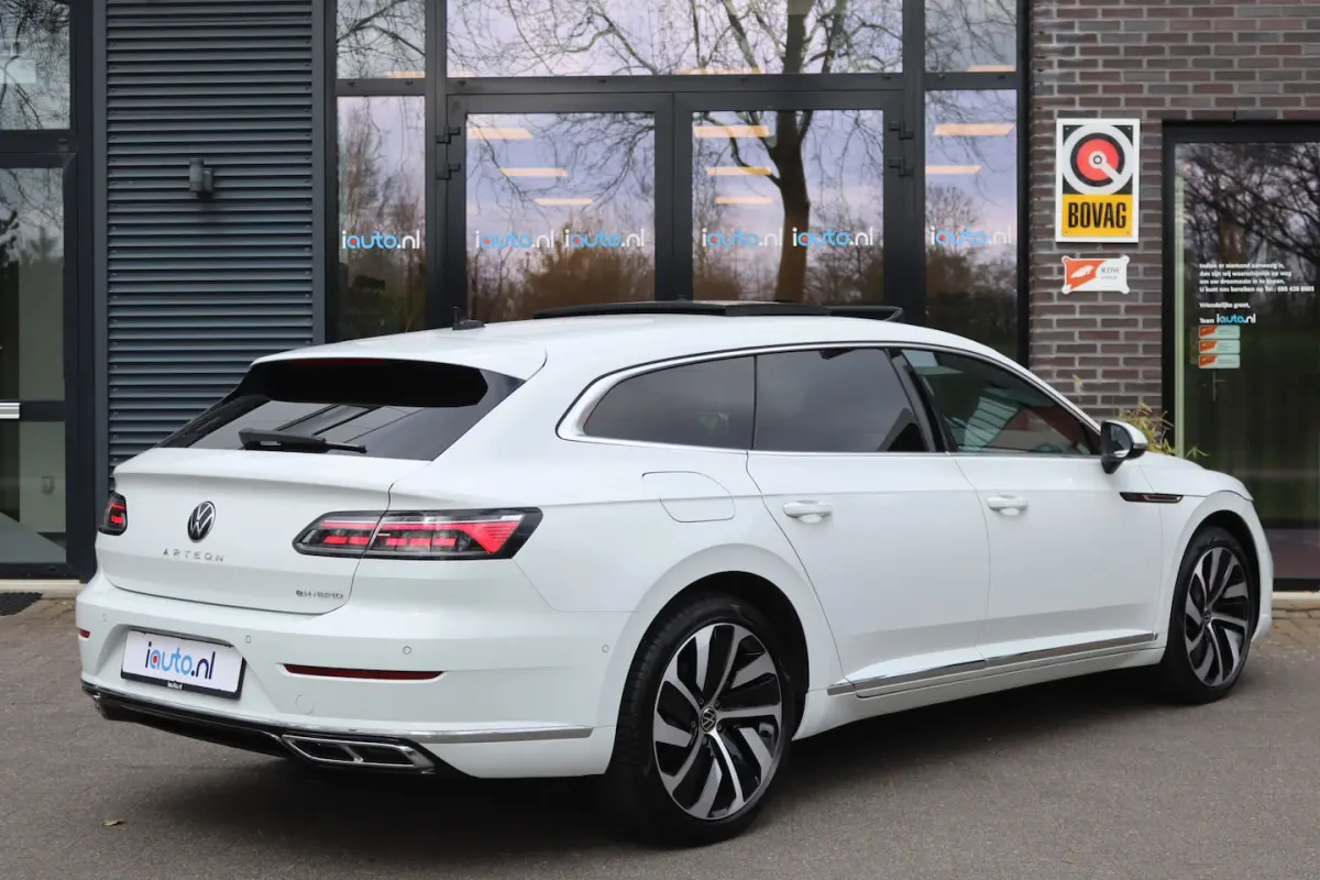 1.4 TSI eHybrid R-Line Pano/IQ.Light/Navi Pro/Keyless/Elek. lederen R Sportstoelen/DCC/ACC