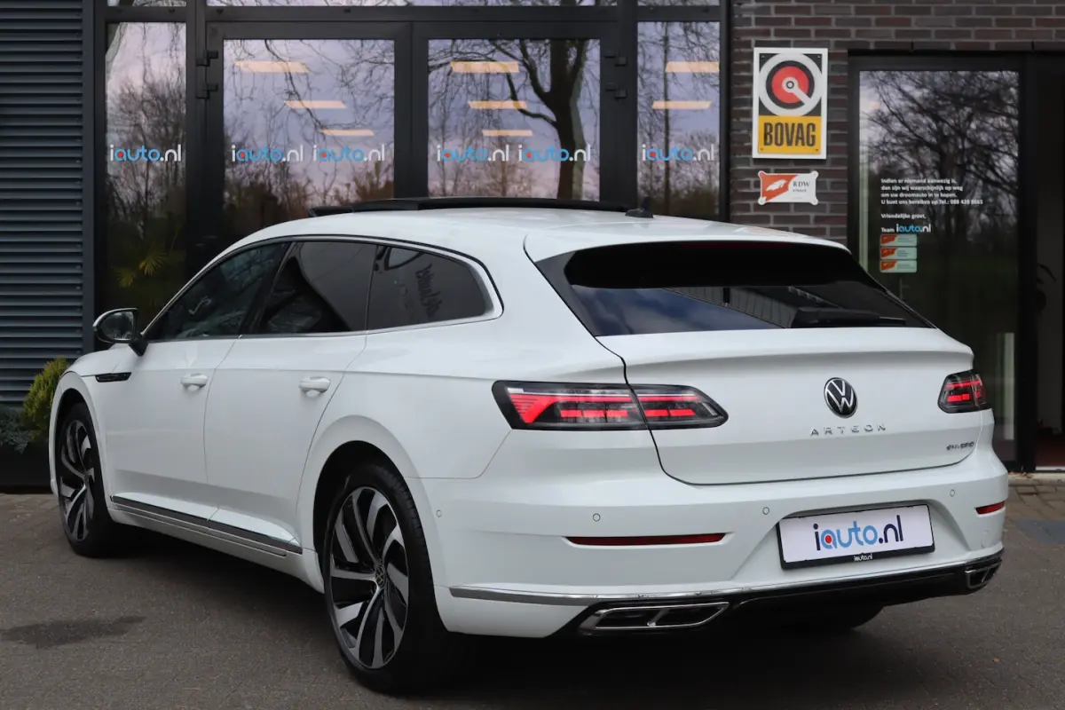 1.4 TSI eHybrid R-Line Pano/IQ.Light/Navi Pro/Keyless/Elek. lederen R Sportstoelen/DCC/ACC