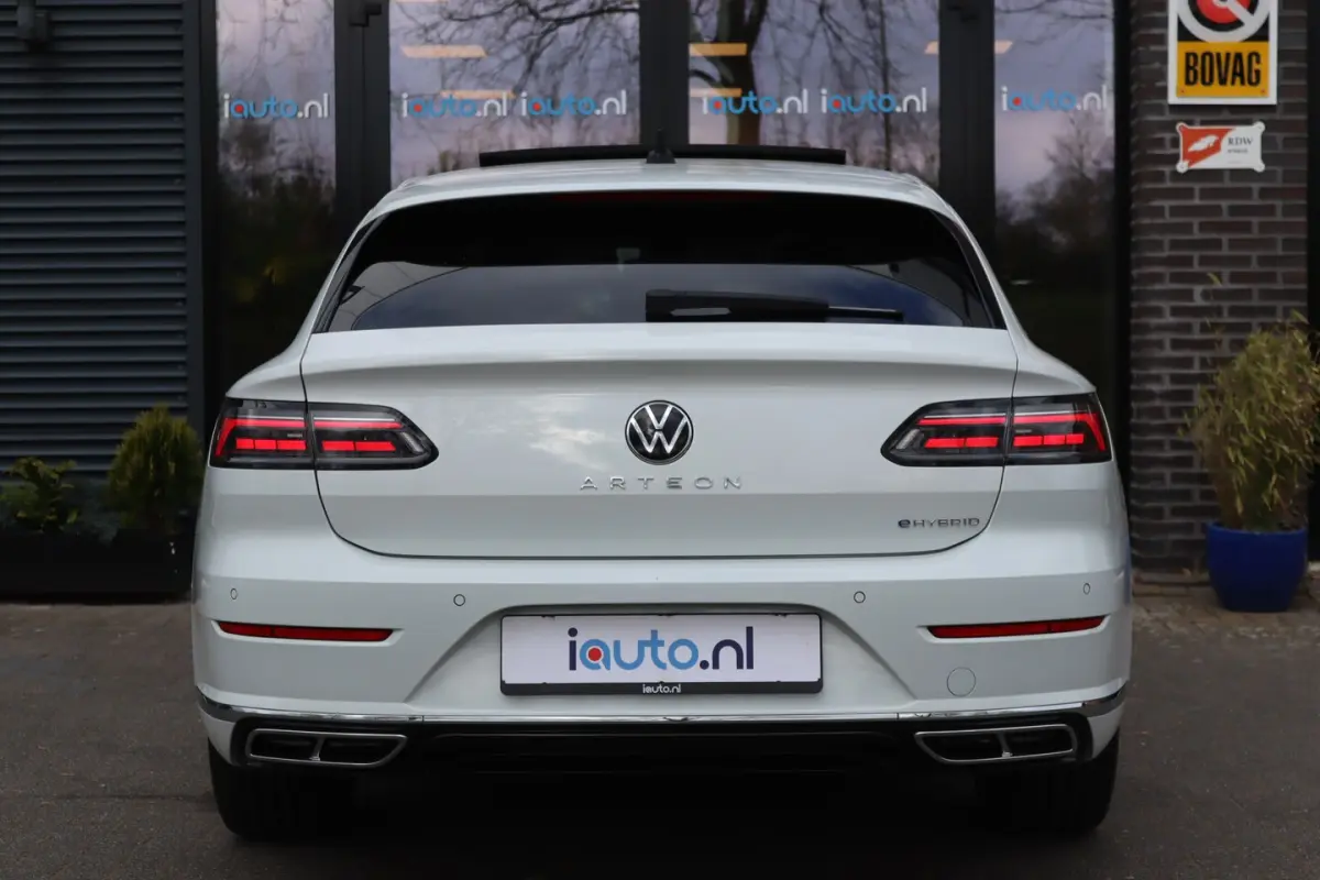 1.4 TSI eHybrid R-Line Pano/IQ.Light/Navi Pro/Keyless/Elek. lederen R Sportstoelen/DCC/ACC