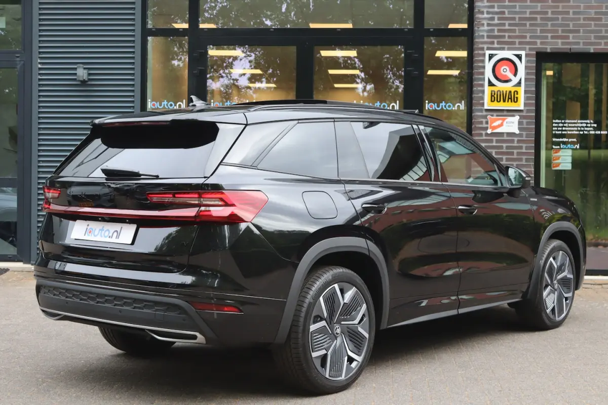 1.5 TSI PHEV Sportline Business Pano/Matrix LED/ACC/Keyless/Camera/20"/Elek. stoel/Trekhaa