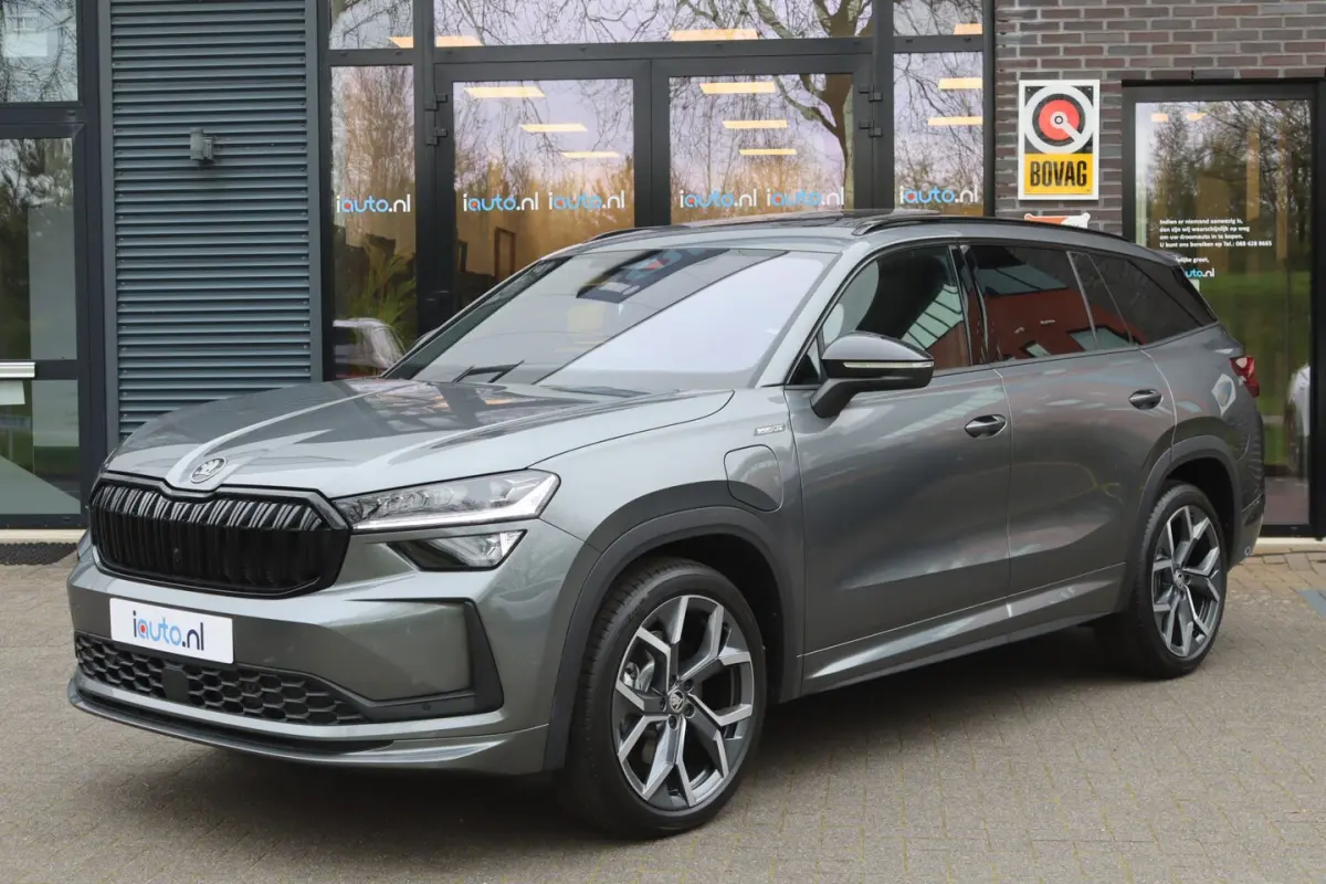 1.5 TSI PHEV Sportline Business Pano/Matrix LED/ACC/Keyless/Camera/20"/Elek. stoel/Trekhaa