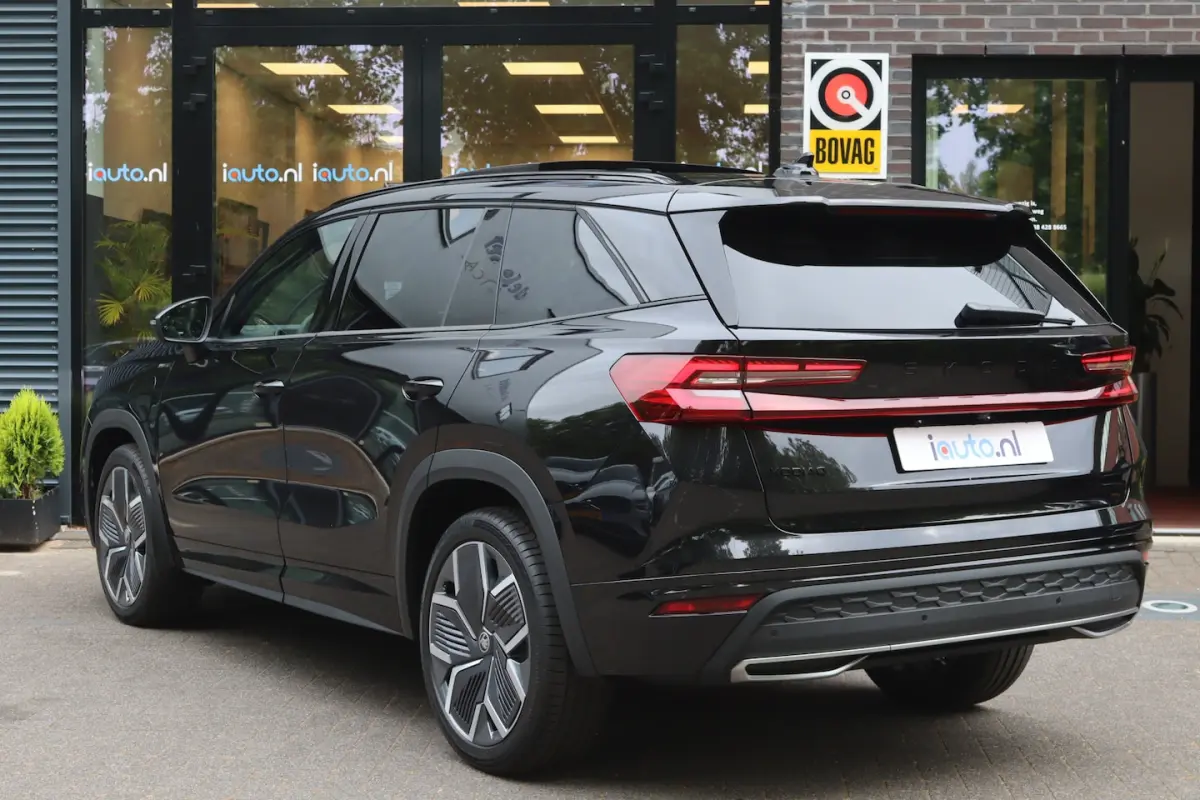1.5 TSI PHEV Sportline Business Pano/Matrix LED/ACC/Keyless/Camera/20"/Elek. stoel/Trekhaa