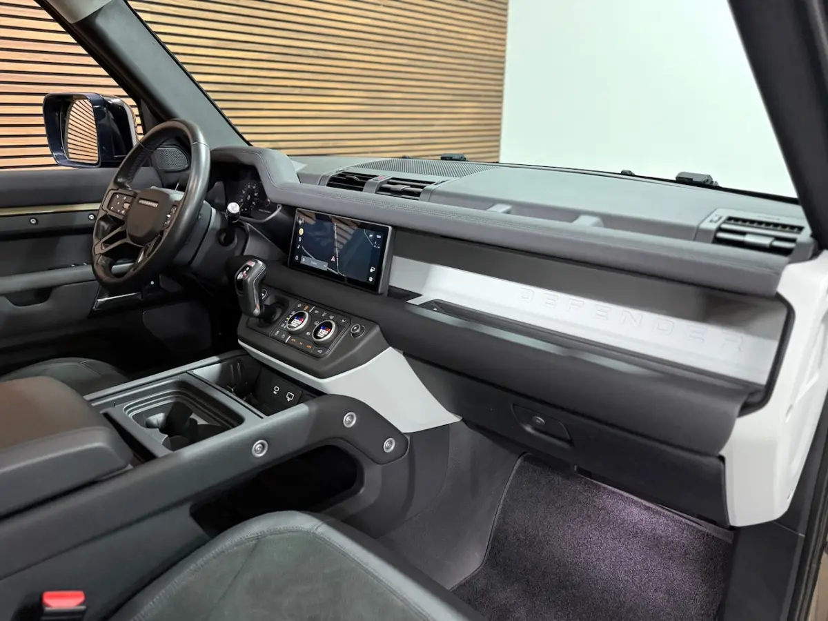 2.0 D200 110 | Pano | PPF | Meridian | Trekhaak | Carplay | Geel kenteken