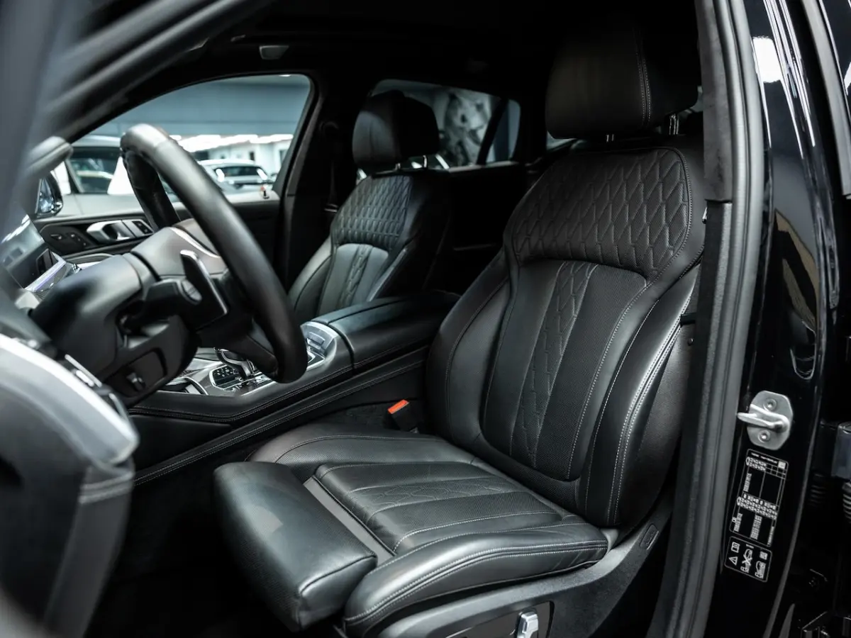 M50i High Executive | Sky Lounge panoramadak | Bowers & Wilkins | Massage- en ventilatiest