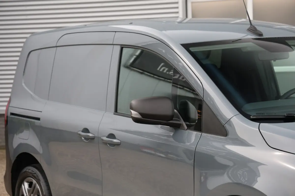 113 L1 131pk Pro Automaat Benzine Trekhaak|Weinig KM|Cruise|1e eign