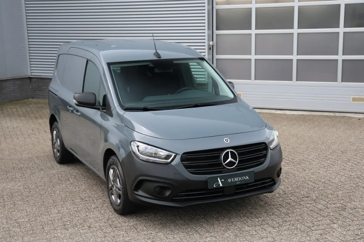 113 L1 131pk Pro Automaat Benzine Trekhaak|Weinig KM|Cruise|1e eign