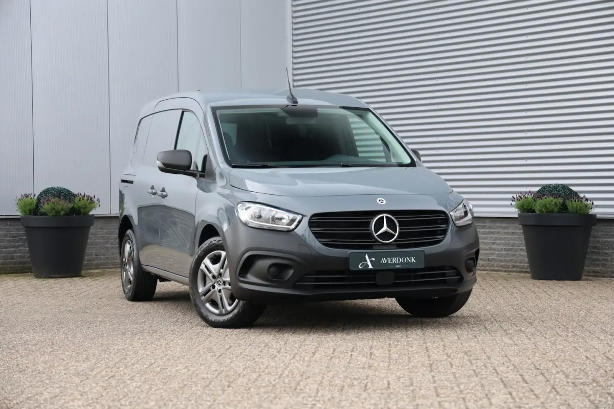 113 L1 131pk Pro Automaat Benzine Trekhaak|Weinig KM|Cruise|1e eign