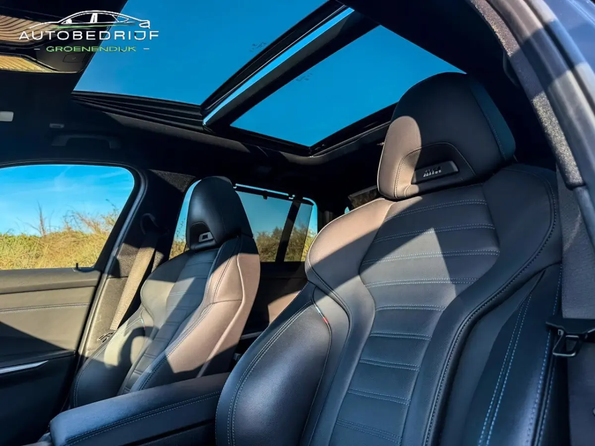 330e xDrive M PERFORMANCE SEATS / HUD WIDESCREEN CAM PANO CARPLAY DODEHOEK