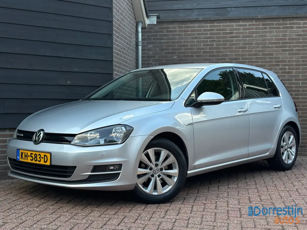 1.0 TSI Connected Series | Automaat | CarPlay | Camera | Navi | Cruise