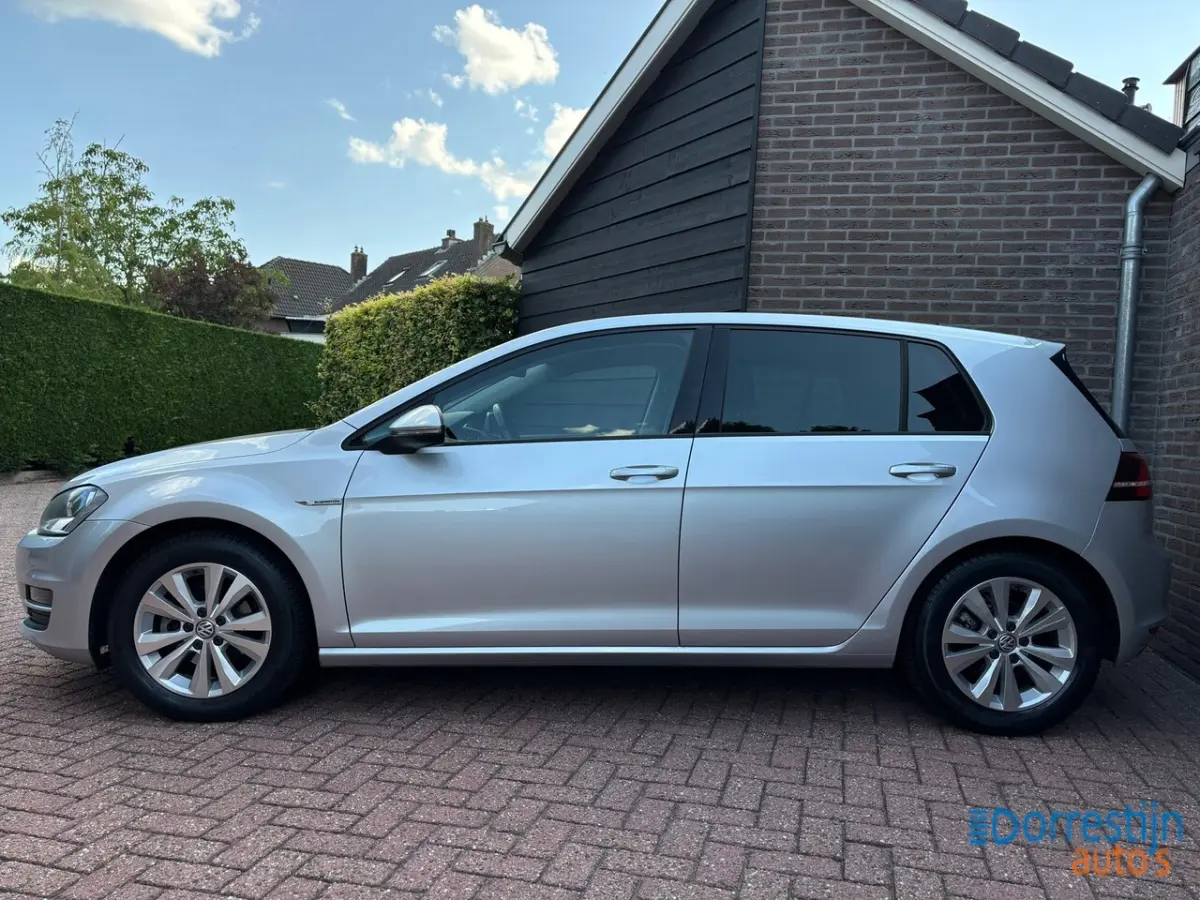 1.0 TSI Connected Series | Automaat | CarPlay | Camera | Navi | Cruise
