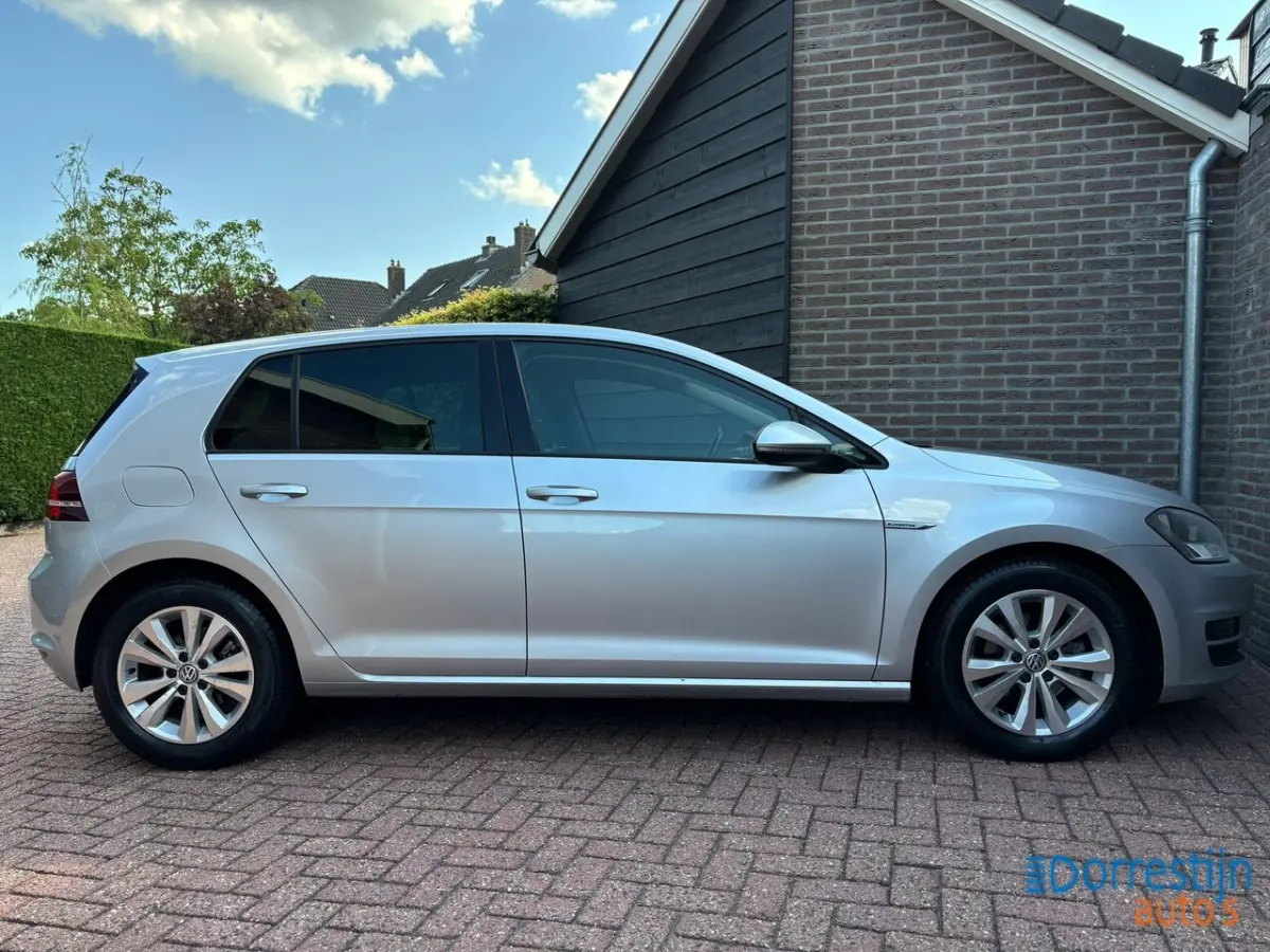 1.0 TSI Connected Series | Automaat | CarPlay | Camera | Navi | Cruise