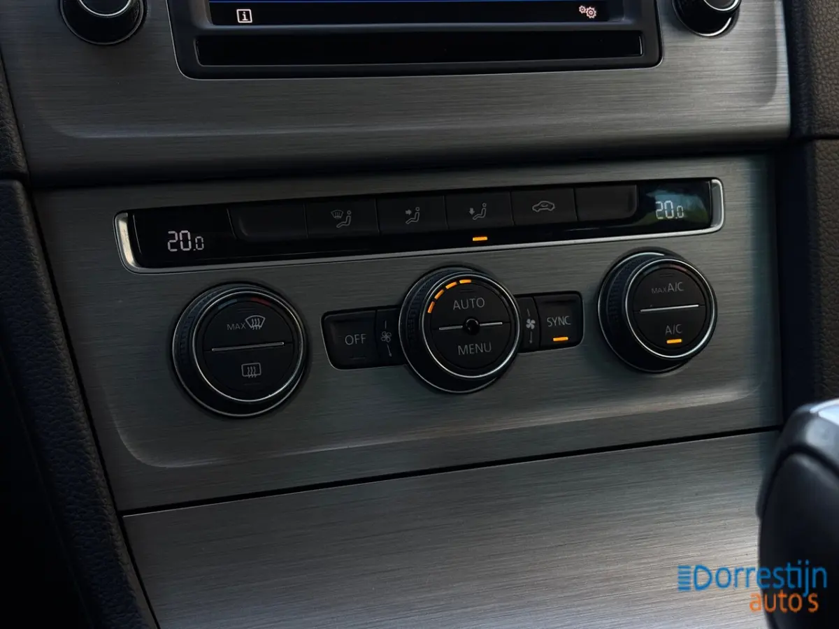 1.0 TSI Connected Series | Automaat | CarPlay | Camera | Navi | Cruise