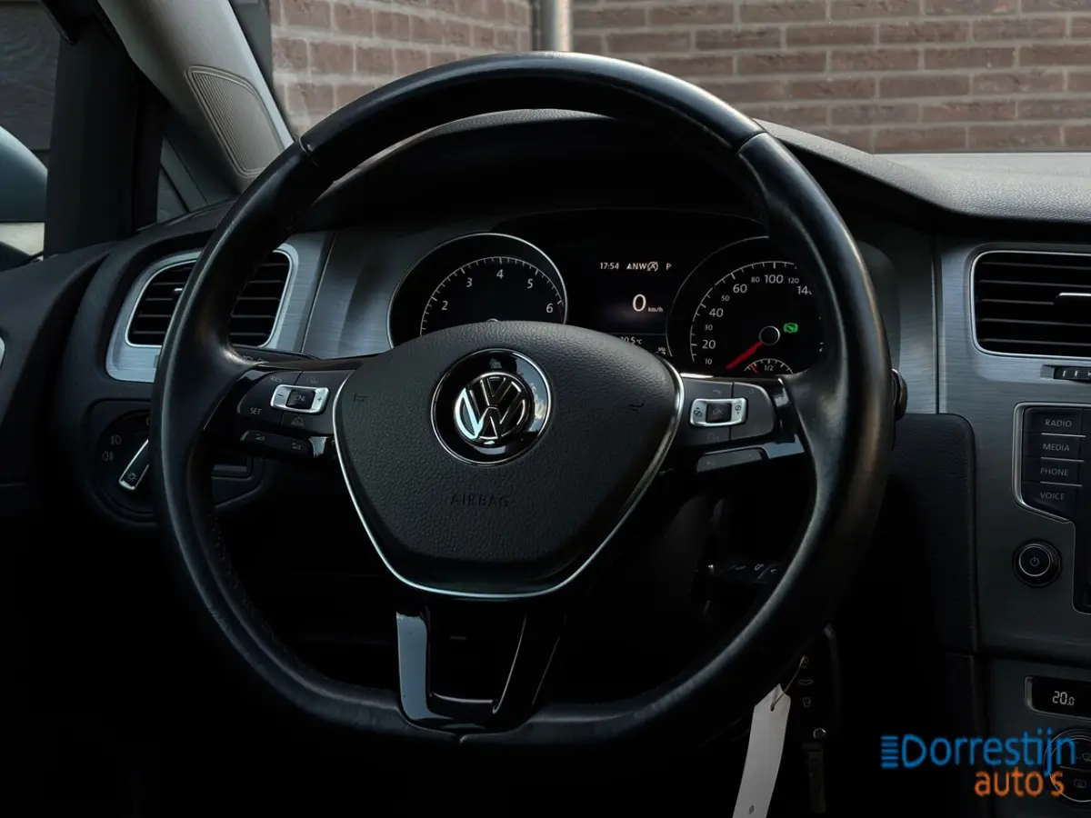 1.0 TSI Connected Series | Automaat | CarPlay | Camera | Navi | Cruise
