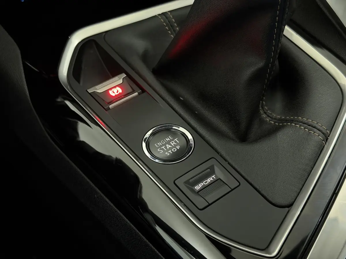 1.2 PureTech Blue Lease GT-Line 7P Panoramadak, Camera, Navi, Half leder, Virtual desk, El