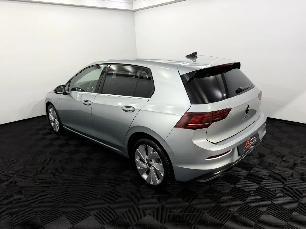 1.5 eHybrid Life Edition Plug-in Camera, Apple carplay, Virtual desk, Memory stoelen, Mass