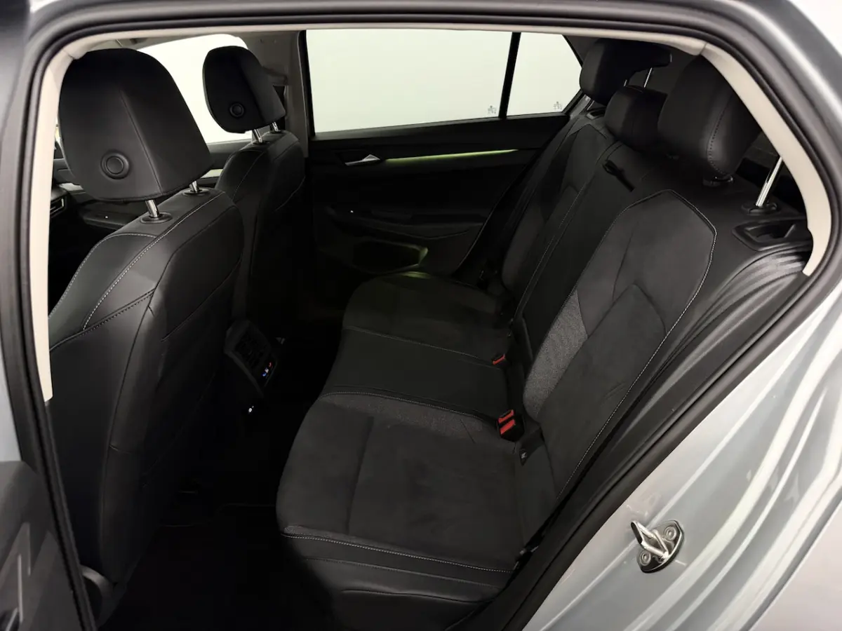 1.5 eHybrid Life Edition Plug-in Camera, Apple carplay, Virtual desk, Memory stoelen, Mass