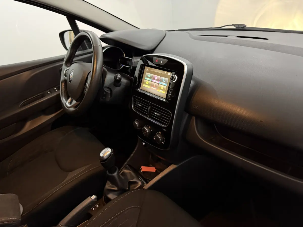 0.9 TCe Limited Airco, Navi, Parkeersensoren, Keyless start, Cruise control, A start stop,