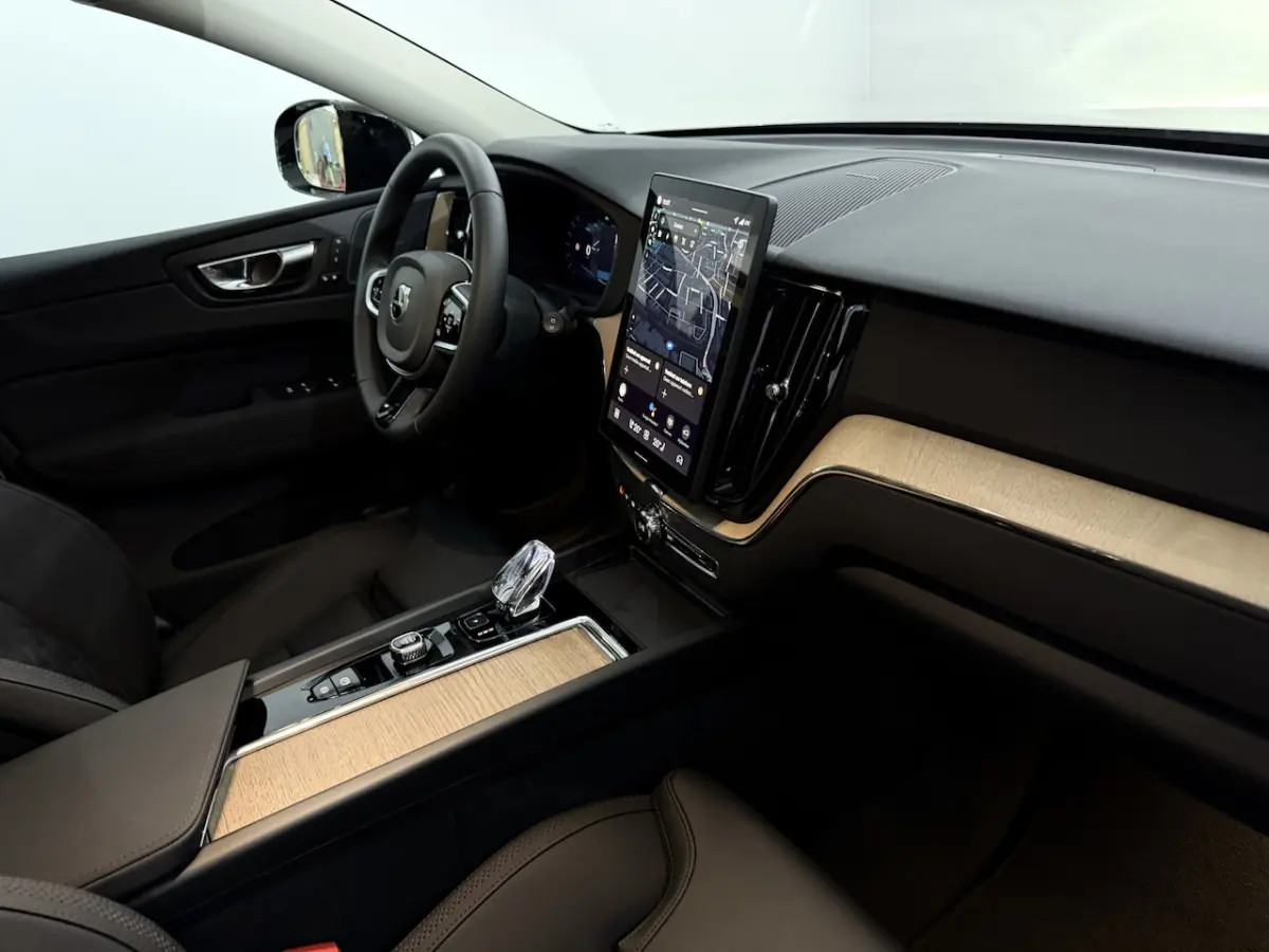 2.0 T8 Plug-in hybrid AWD Plus Dark Nieuw , 360 Camera, Harman/Kardon, Memory stoelen, Win