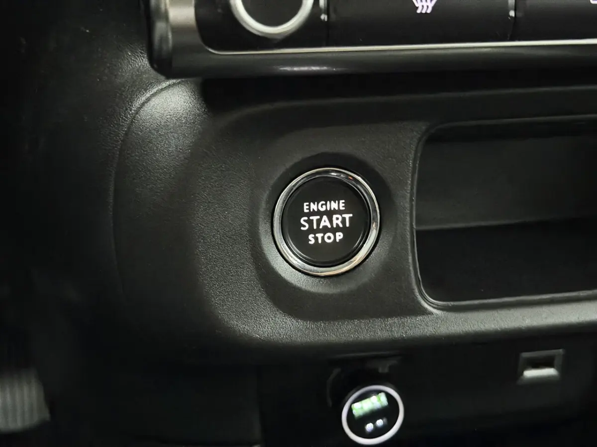 1.2 PureTech Shine Clima, Navi, Parkeersensoren, Keyless start, Cruise control, Lichtmetal