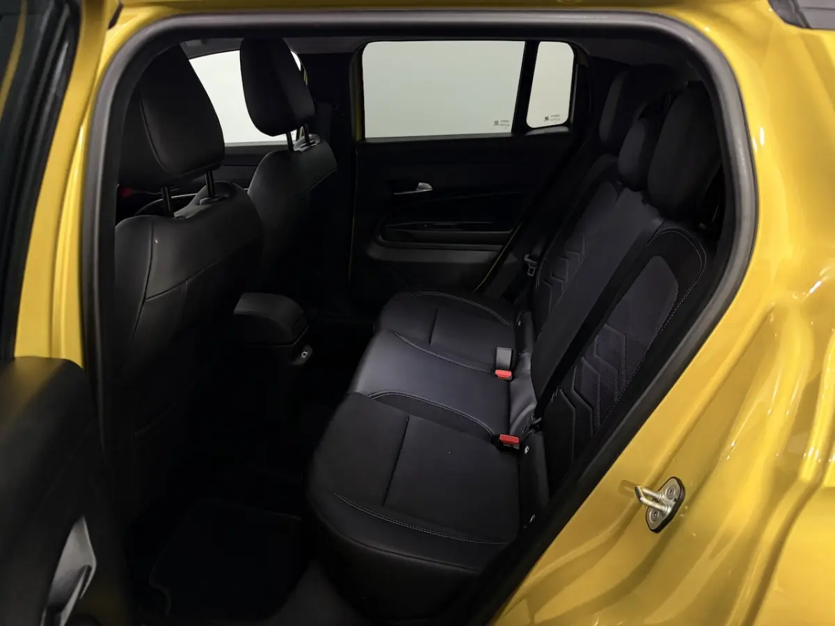 1.2 Summit Camera, Apple carplay, Half leder, Keyless start, Cruise control, Lichtmetalen