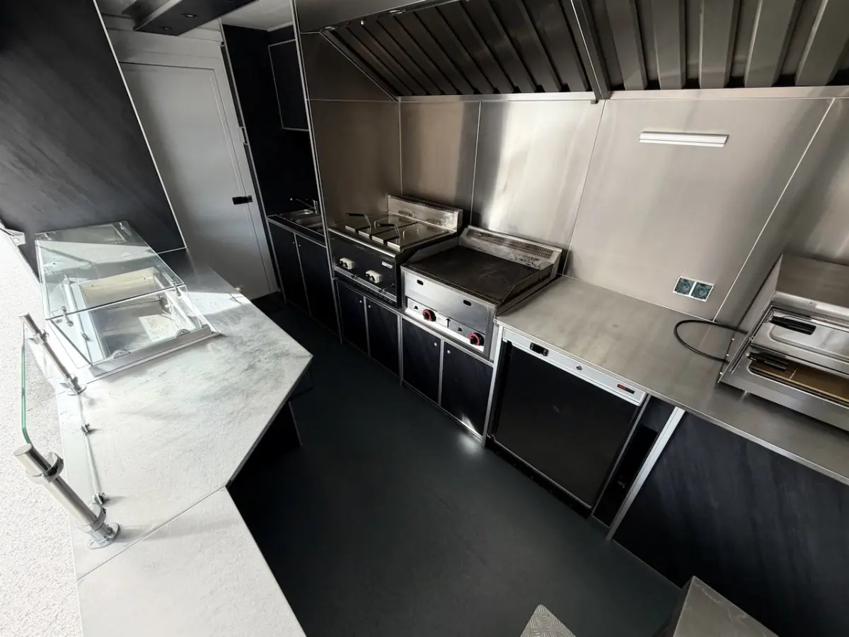 Food Truck Clima, Koelkast, Bakplaat, Frituurpan, A start stop, Oven, Cruise control