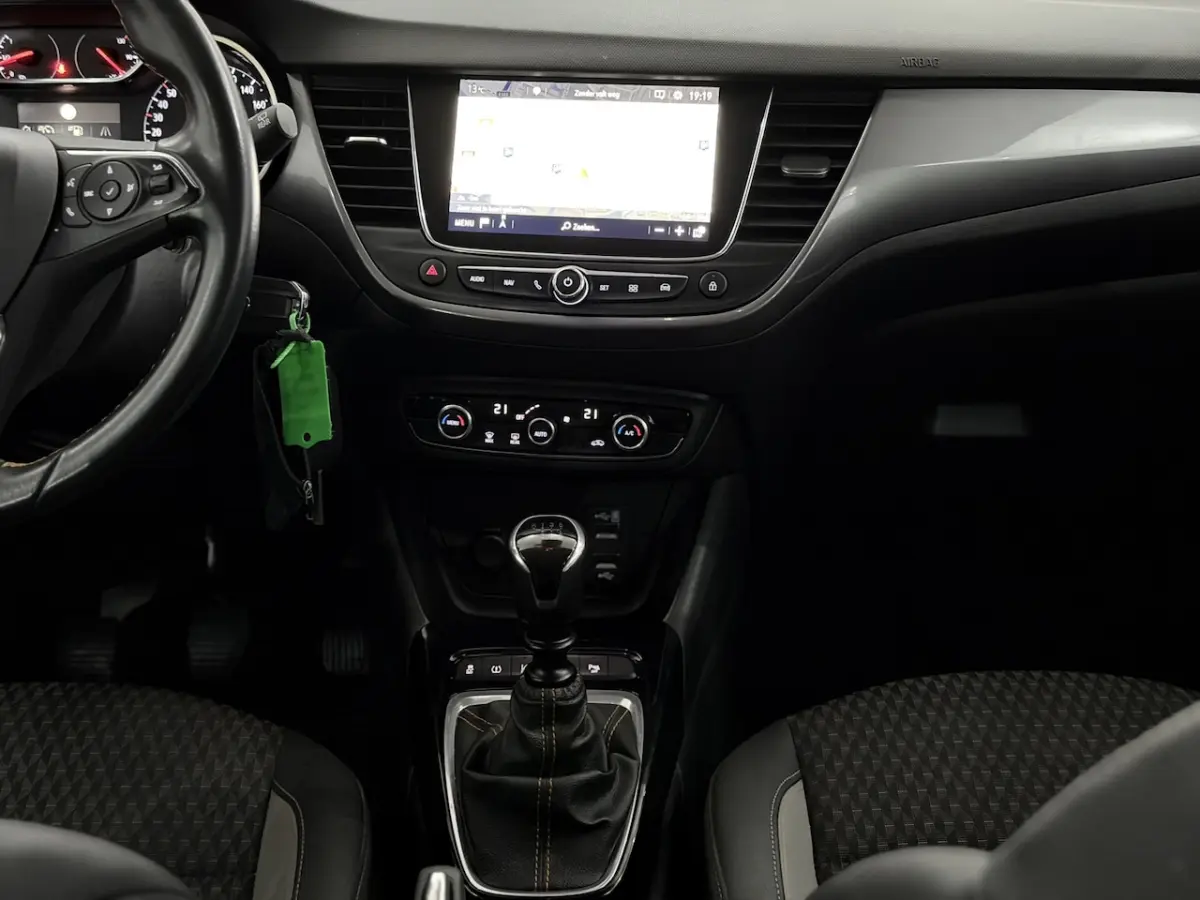 1.2 Turbo Innovation Camera, Half leder, Navi, Rijstrook correctie, Cruise control, Clima,