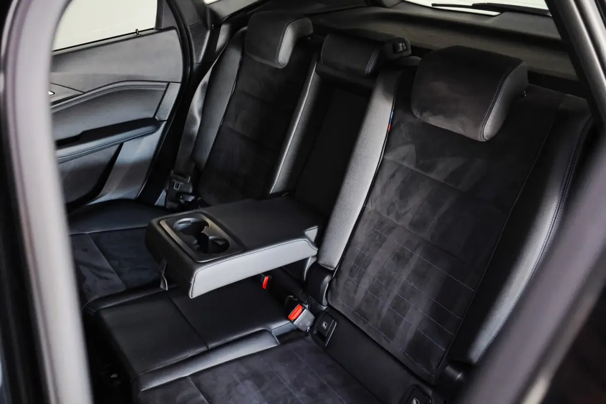 218iA M-SPORT Edition FULL LED | CAMERA | ACC | NAVI | CARPLAY | STOELVERW | PDC V+A | ELE