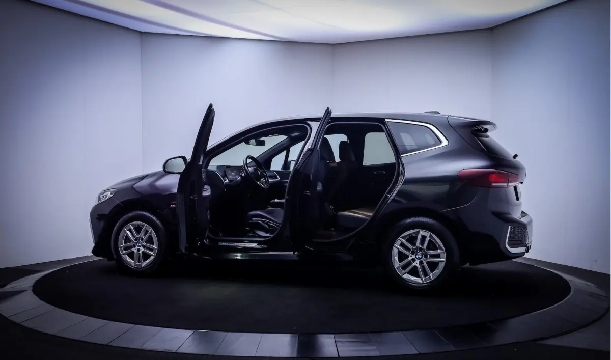 218iA M-SPORT Edition FULL LED | CAMERA | ACC | NAVI | CARPLAY | STOELVERW | PDC V+A | ELE