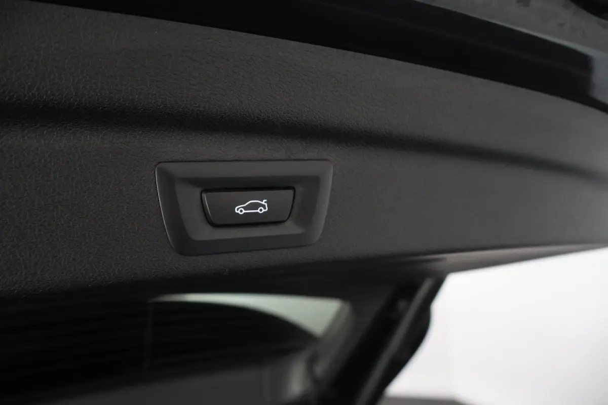 218iA M-SPORT Edition FULL LED | CAMERA | ACC | NAVI | CARPLAY | STOELVERW | PDC V+A | ELE