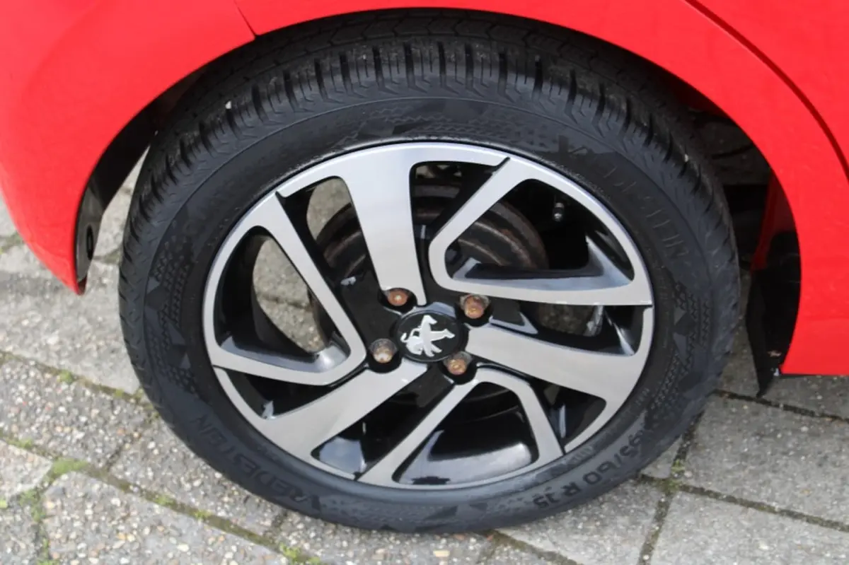 1.0 e-VTi Allure TOP Automaat