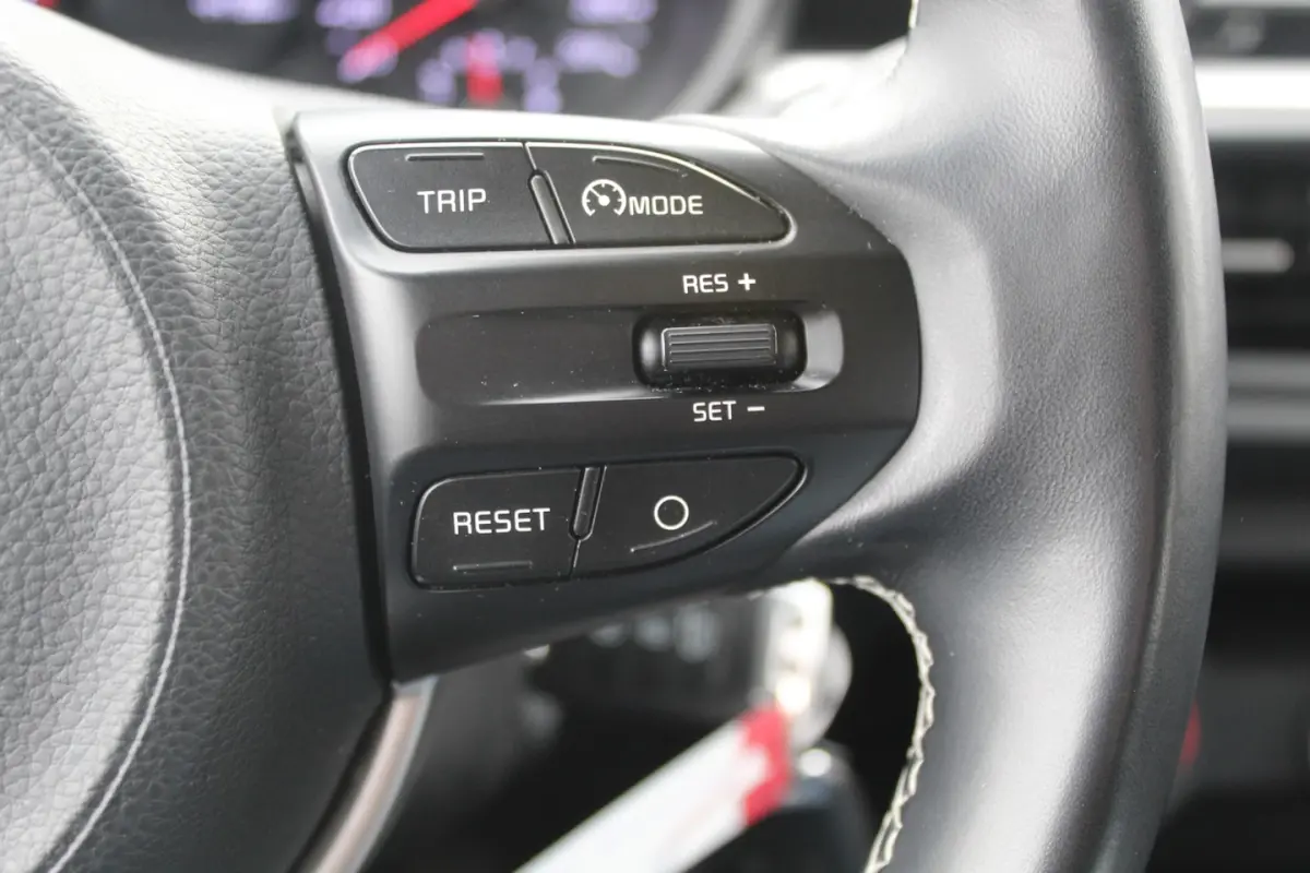 1.0 MPi DynamicLine Dealer onderhouden Achteruitrijcamera/Apple carplay/Airco/Elektrische