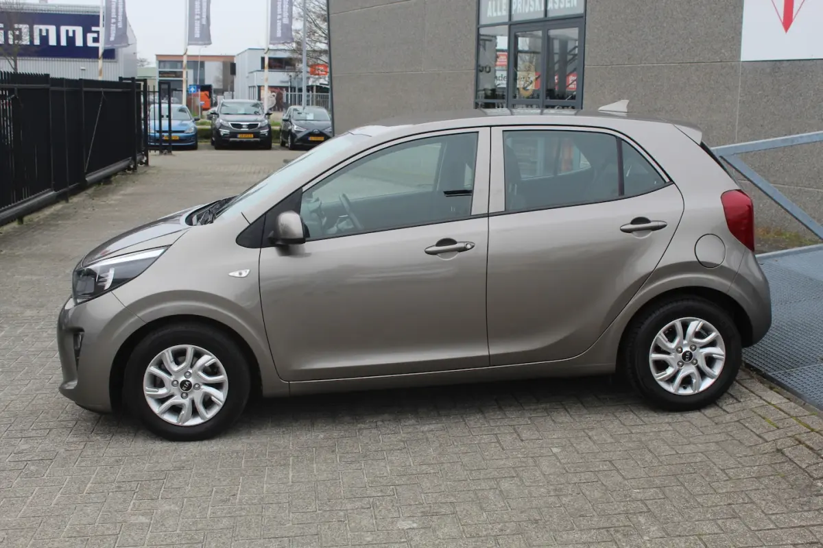 1.0 MPi DynamicLine Dealer onderhouden Achteruitrijcamera/Apple carplay/Airco/Elektrische