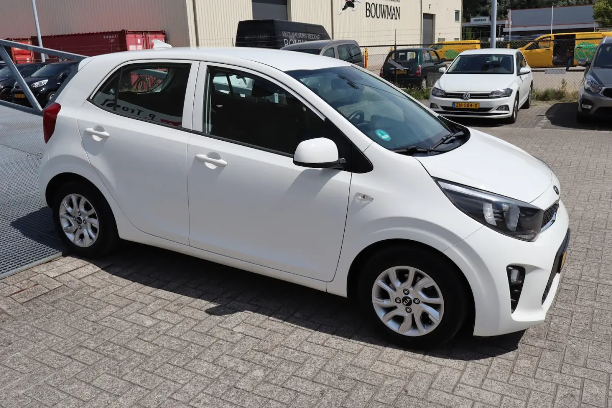1.0 CVVT ComfortPlusLine Apple carplay/Achteruitrijcamera/Airco/Licht metalen velgen/Navig