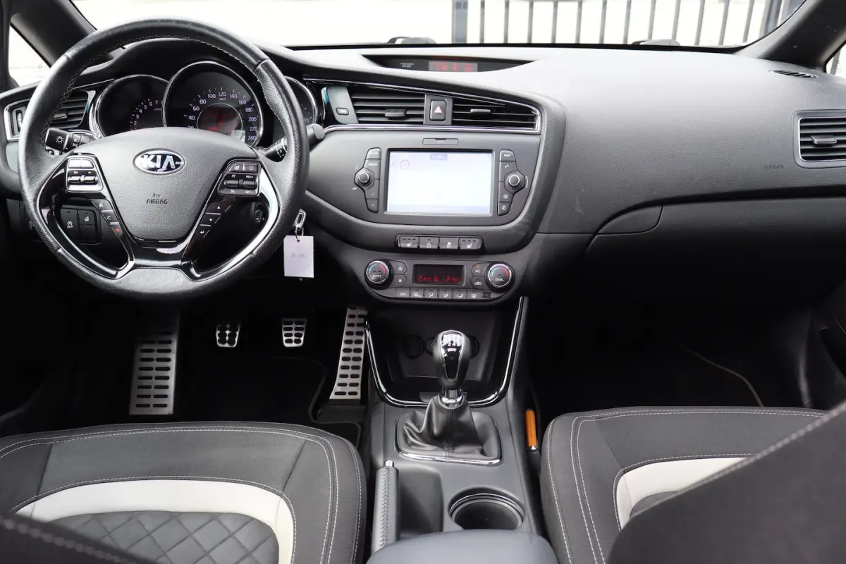 1.0 T-GDi GT-Line Edition Panoramadak Apple carplay/Achteruitrijcamera/Stuurverwarming/Sto