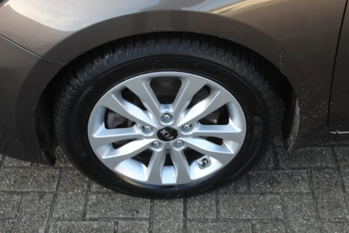 1.6 GDI ComfortPlusLine 135pk Navigator | Cruise control | Achteruitrijcamera | Parkeersen