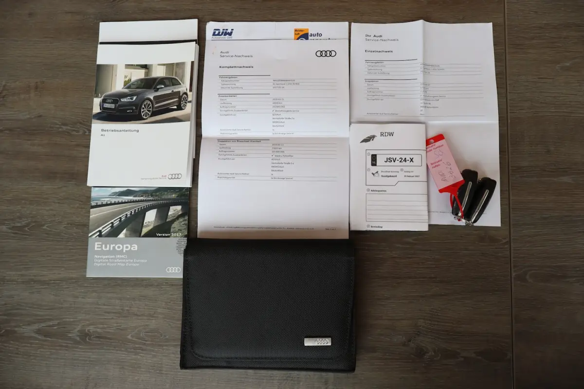 1.0 TFSI S-Line Navigatie/Led koplampen/Stoelverwarming/Parkeersensoren/Climate control/17