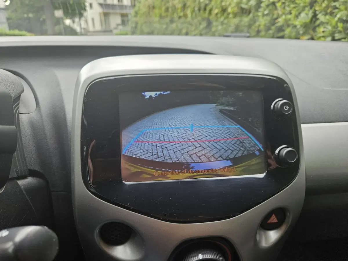 1.0 VVT-i x-play Camera