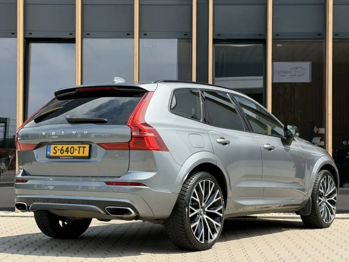 2.0 T8 Twin Engine AWD R-Design | Pano | Elec Trekhaak | Camera |