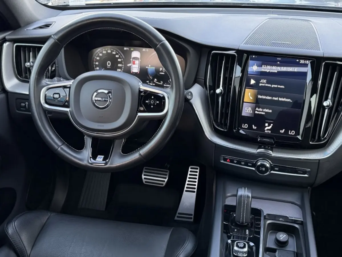 2.0 T8 Twin Engine AWD R-Design | Pano | Elec Trekhaak | Camera |