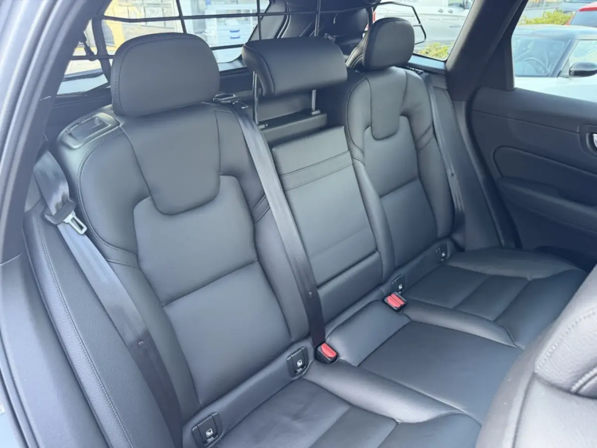 2.0 T8 Twin Engine AWD R-Design | Pano | Elec Trekhaak | Camera |