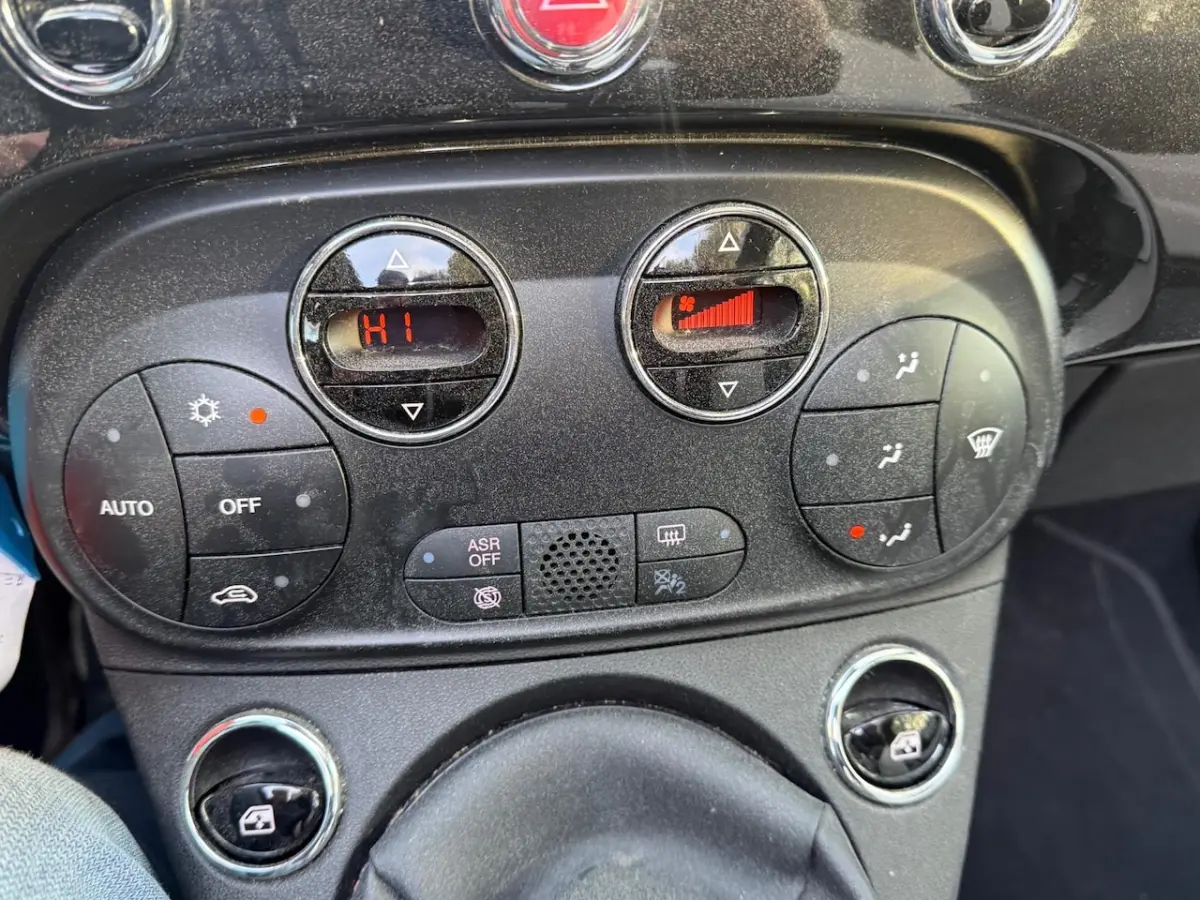 1.0 Hybrid Dolcevita Cabrio 1 Eig.b.j.6-2022 Leer, 15"LM, Carplay , PDC