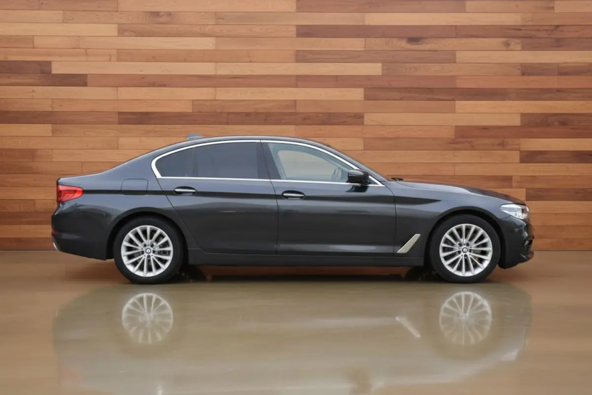 530e iPerformance High Executive | LUXURY LINE