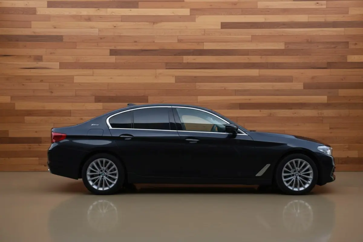 530e iPerformance High Executive | LUXURY LINE